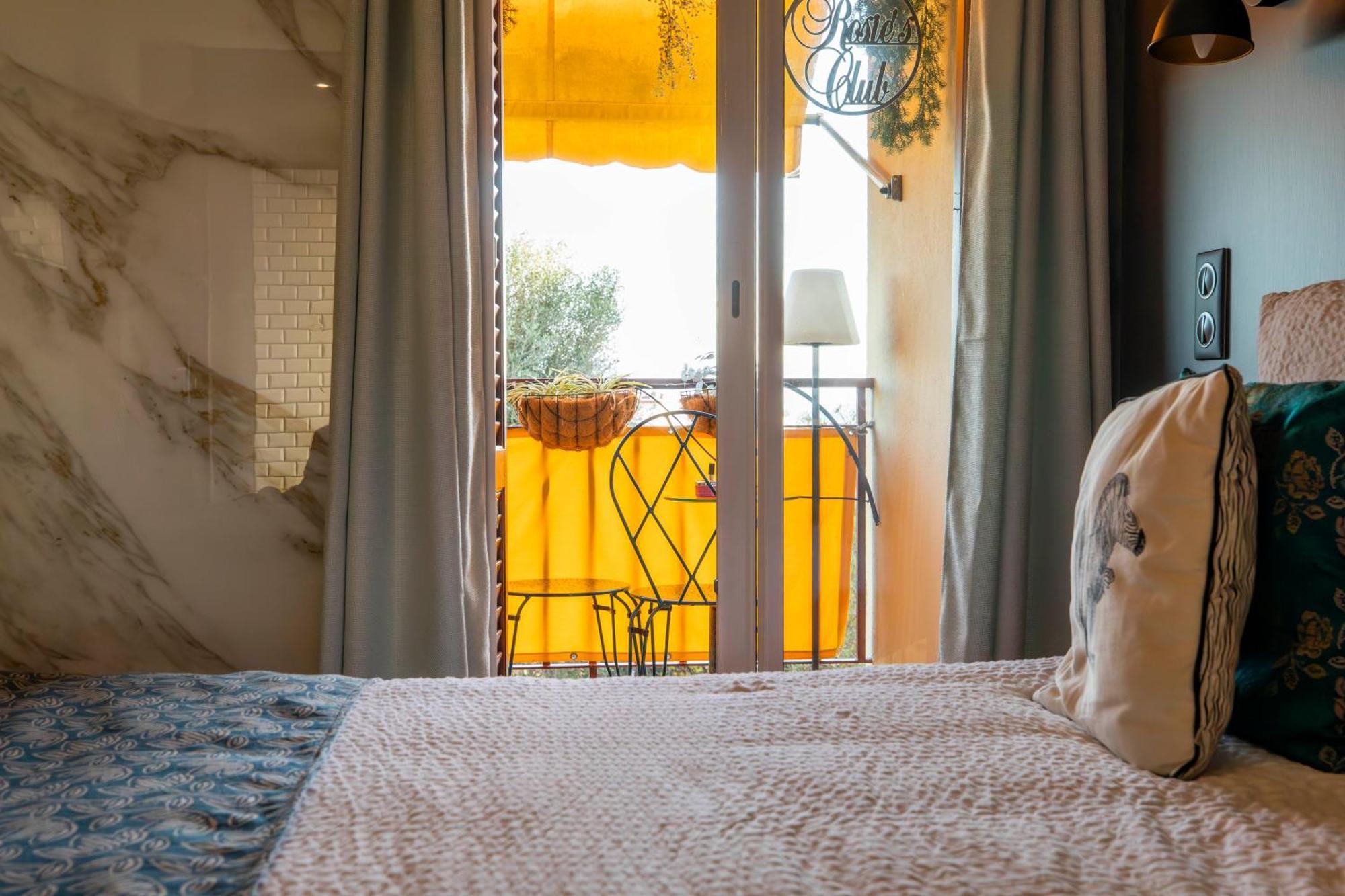 Rosie'S Club Hotel Аячо Екстериор снимка
